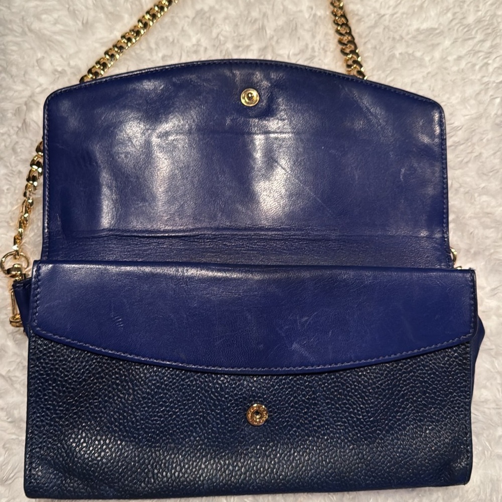 CHANEL Navy Blue Crossbody Bag with Gold Chain - Picture 10 of 16
